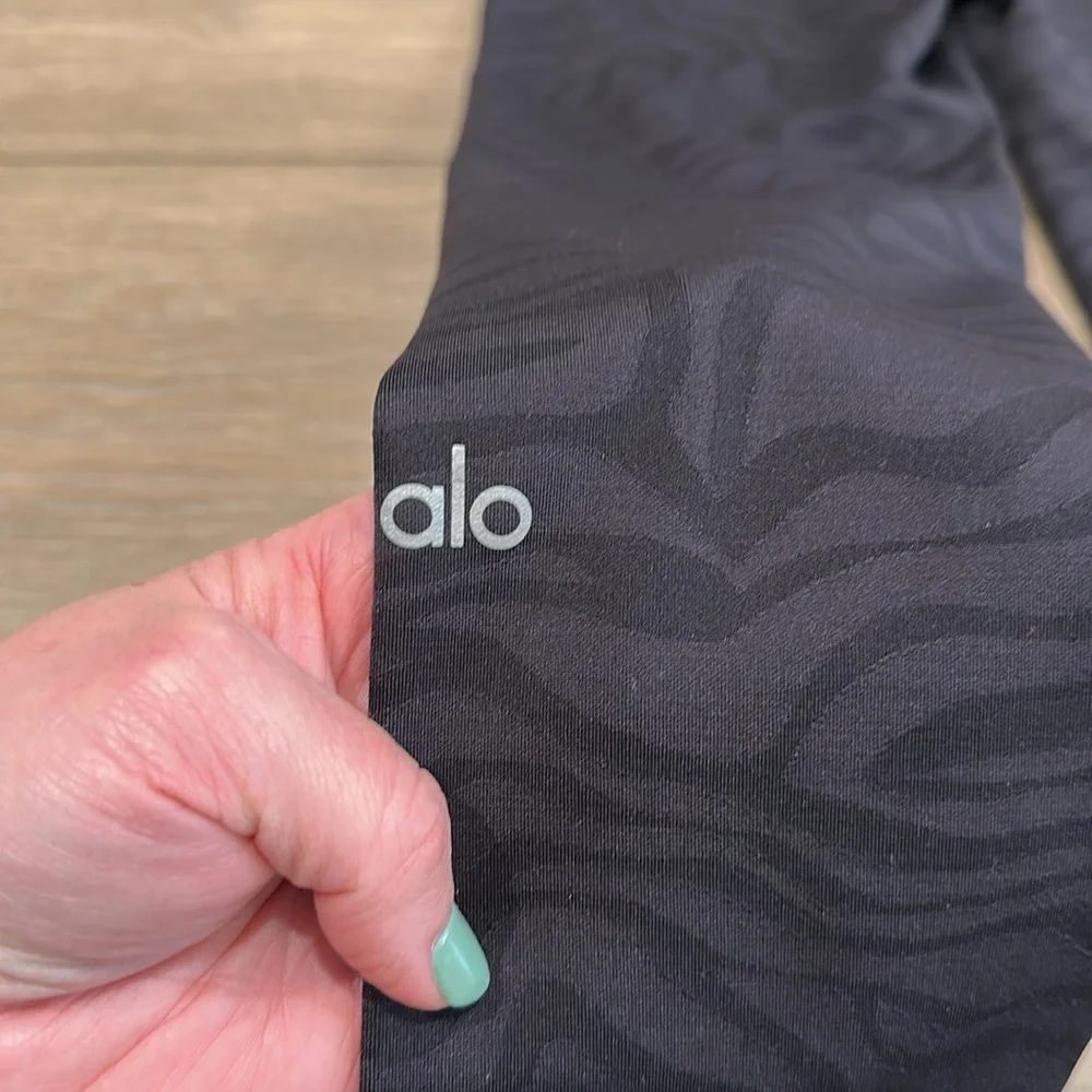 ALO YOGA Gray Black Airbrush Zebra Active Mid Rise Full Length Leggings Size S
